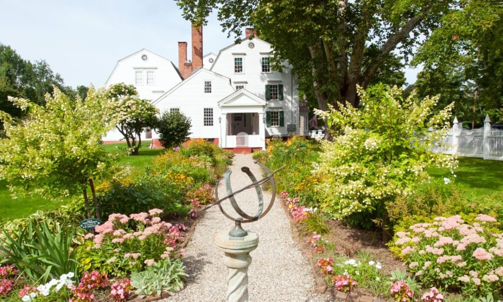 Historic Homes & Gardens in CT